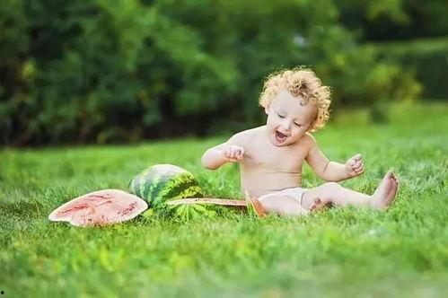 小孩免费吃瓜,免费吃瓜，快乐童年无限延伸  第1张